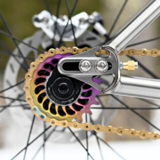 The Paragon Hooded Slider //
-
I’ve built a lot of singlespeeds.  And hands down THE BEST singlespeed dropout system was (I can’t believe I’m using past tense) the @paragonmachine Hooded Slider DS0001.  Fully backwards and forwards compatible with every standard the industry could cook up despite itself, the DS0001 stands alone.  The best part?  It was a singlespeed setup that worked.  I sure hope a heavy hitter can purchase the IP of this sucker and keep it alive. 
-
So here’s to you DS0001!  You’re officially NOS from here on out till my supply runs dry…
-
K.I.S.S. ⚡️ SOPWAMTOS 
-
#paragonmachineworks 
#sopwamtos 
#ds0001