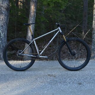 Marauder Ti SS //
-
Broke down my personal singlespeed this past winter and re-anodized everything to a bronze to rose fade with a few personal touches. 
-
#singlespeed 
#titanium 
#hardtail